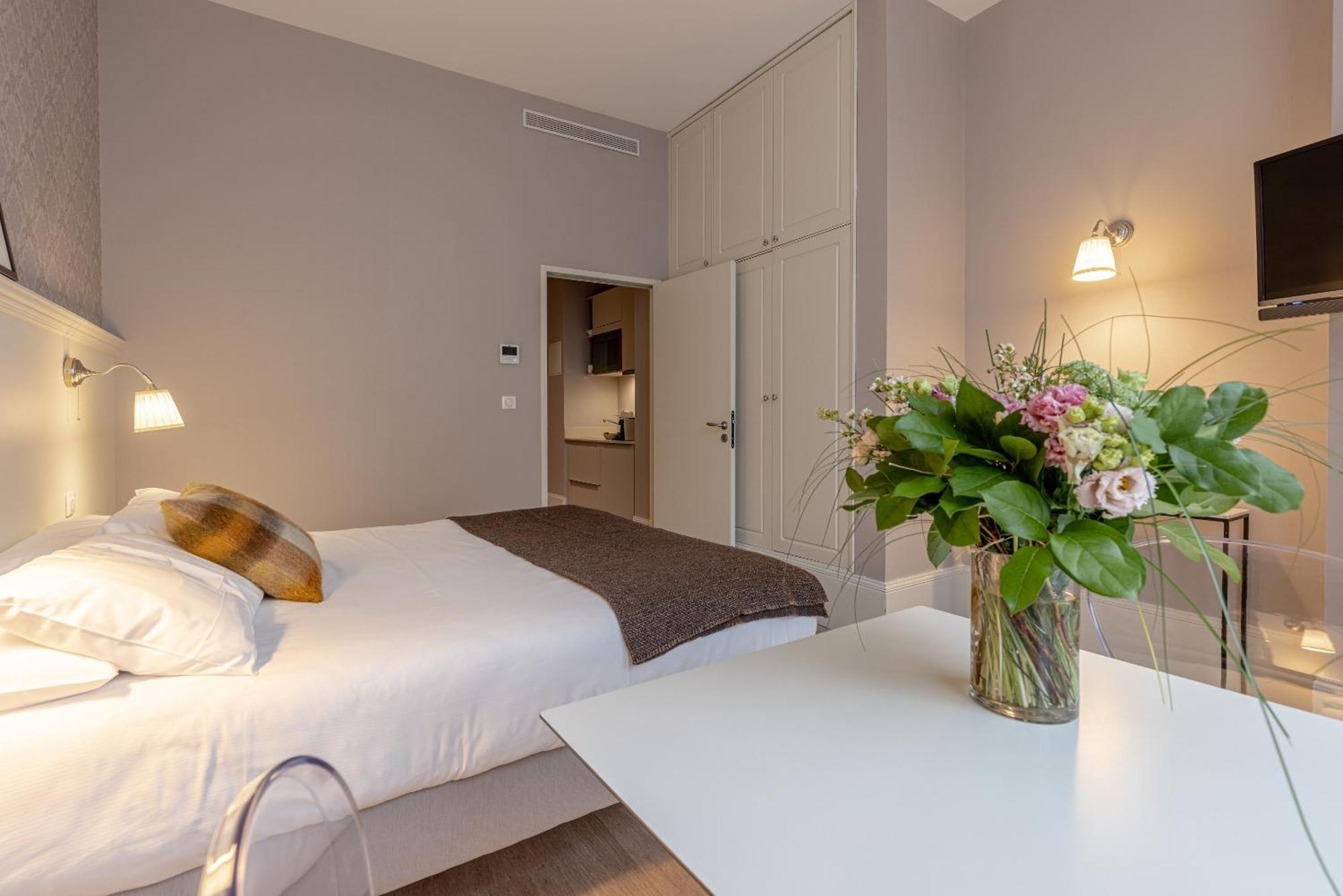La Maison Blanche - Apparthotels De Charme Chic & Cosy A 350M Du Coeur De Ville De Limoges - Acces Autonome Værelse billede