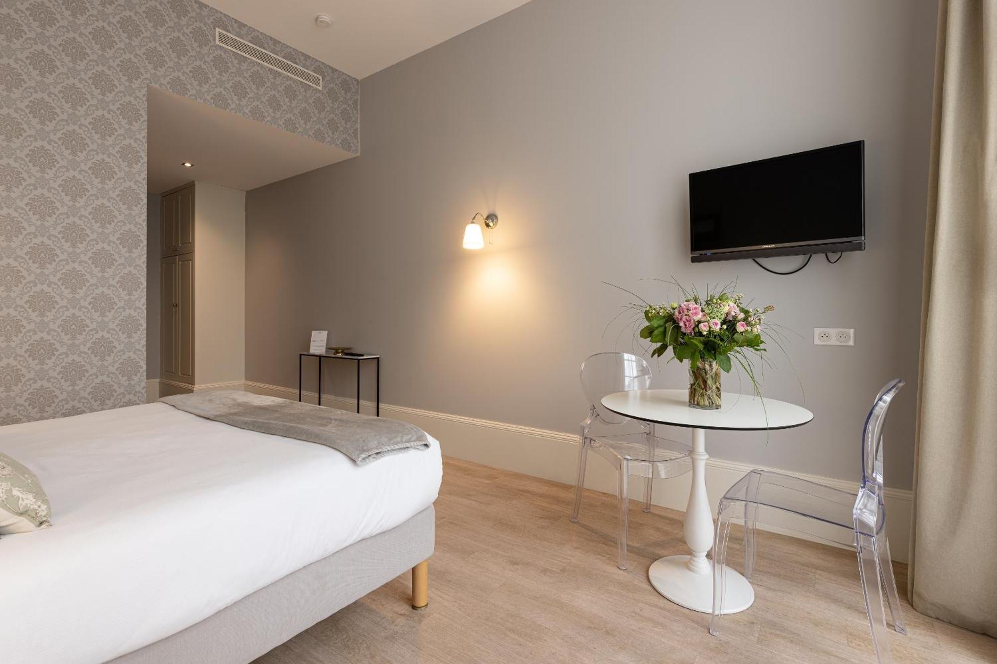 La Maison Blanche - Apparthotels De Charme Chic & Cosy A 350M Du Coeur De Ville De Limoges - Acces Autonome Værelse billede